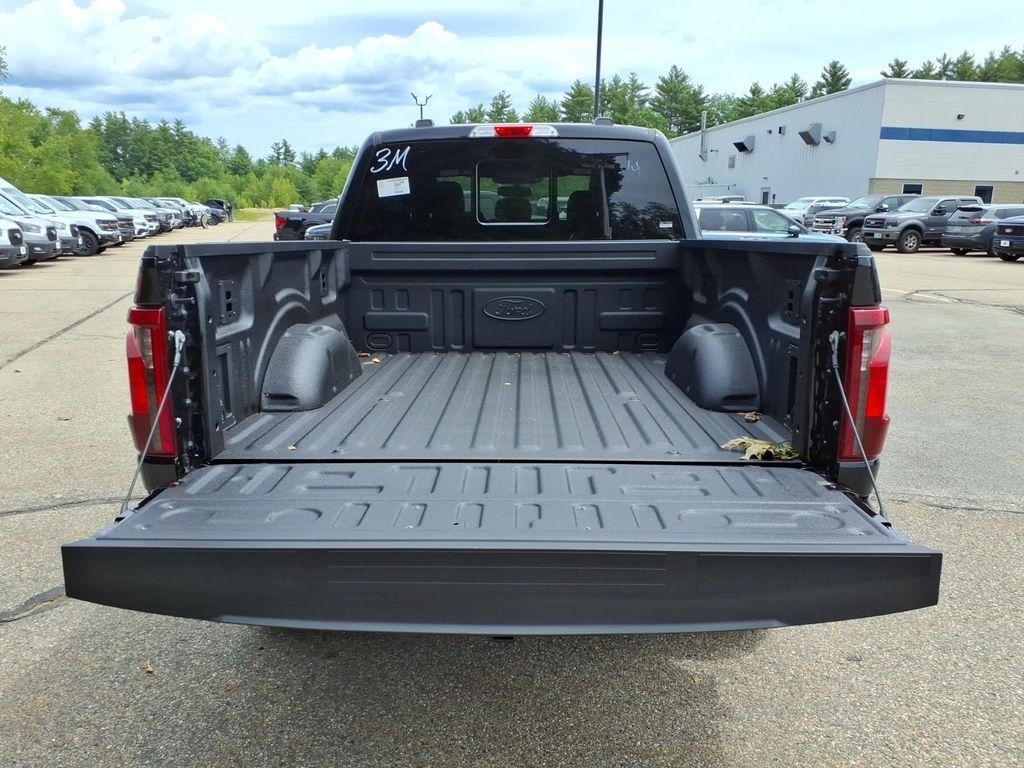 New 2026 Agate Black Metallic Ford XLT image 8
