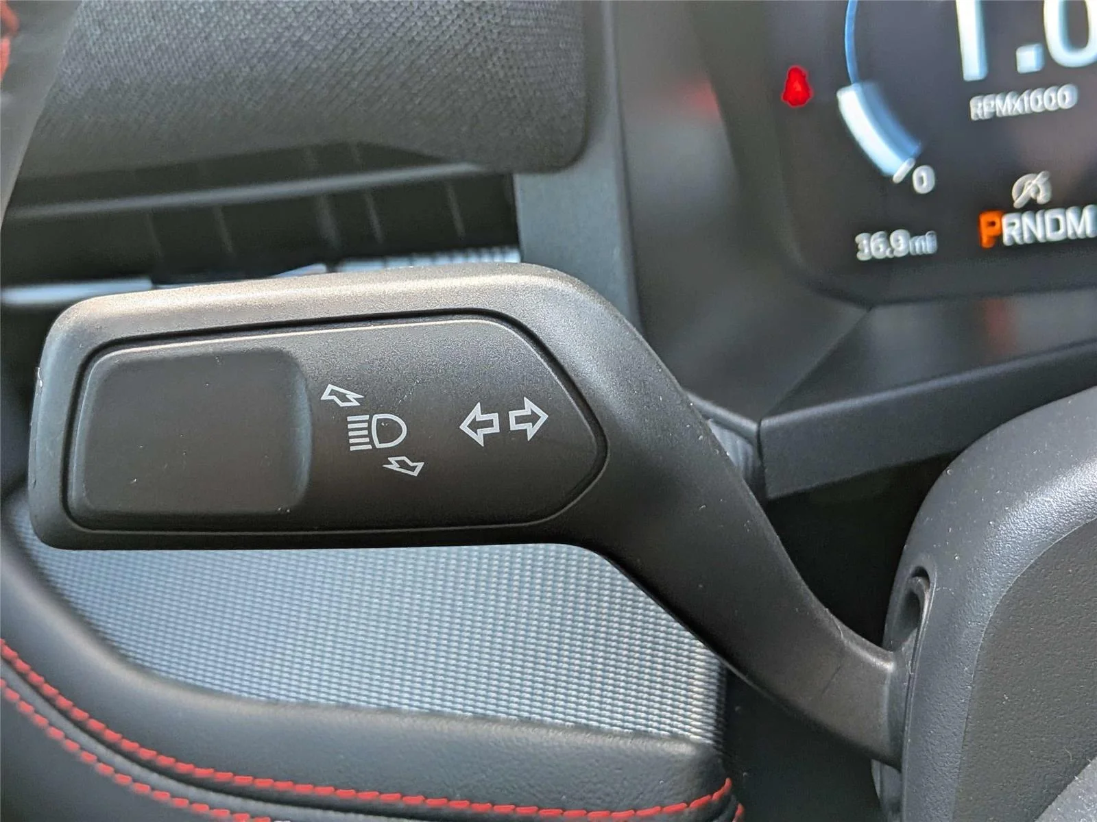 2026 Ford Explorer ST - Photo 29