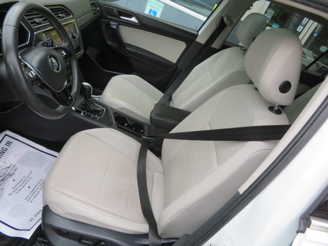 Used 2021 Pure White Volkswagen SEL image 25