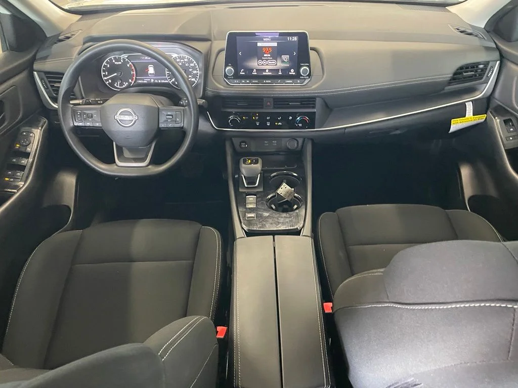 Used 2025 White Nissan S image 11