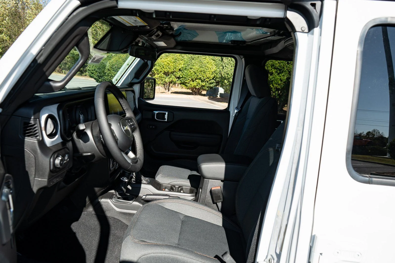 New 2026 Bright White Clear-Coat Exterior Paint Jeep Sport S image 14