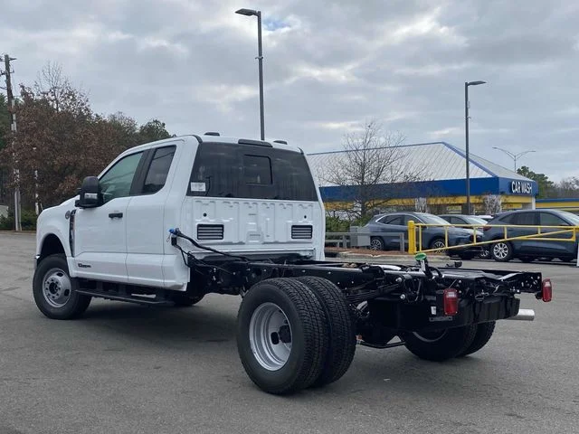 New 2026 Oxford White Ford F-350® XL image 5