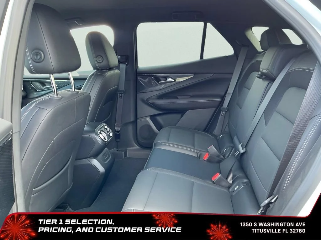 Used 2024 Summit White Chevrolet LT image 24