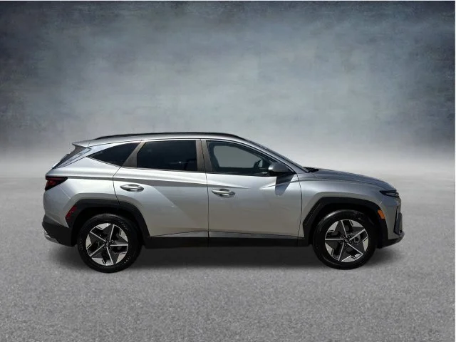 Used 2025 Silver Hyundai SEL image 21