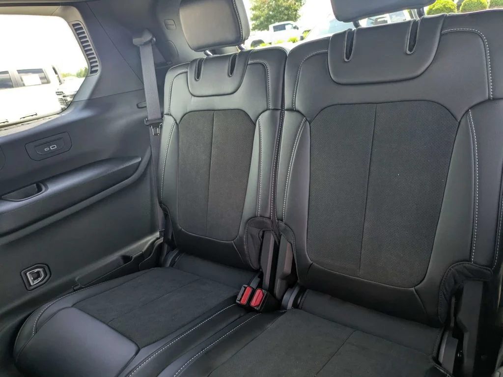 New 2027 High-Gloss Black Paint Jeep  image 15