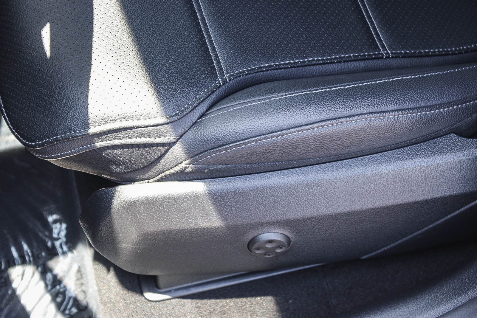 Used 2025  Mercedes-Benz GLC 300 image 21