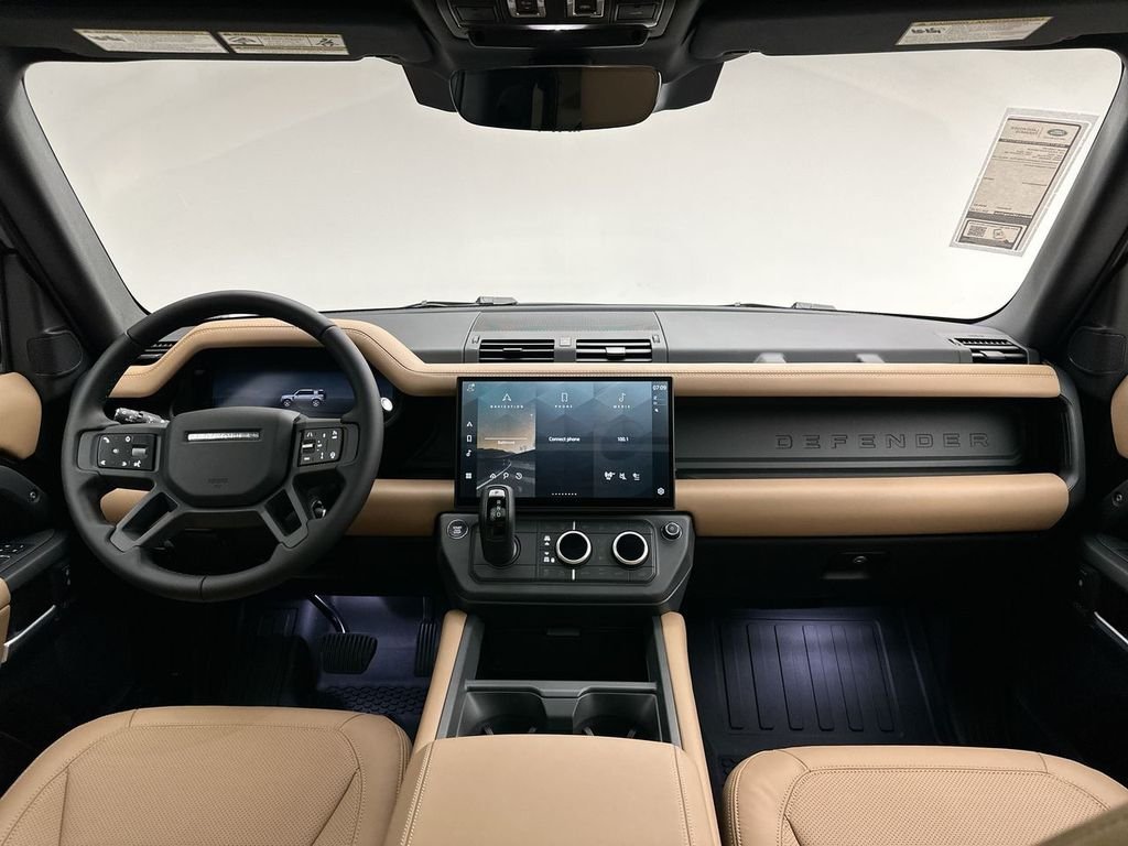 New 2026 Santorini Black Land Rover X-Dynamic SE image 8