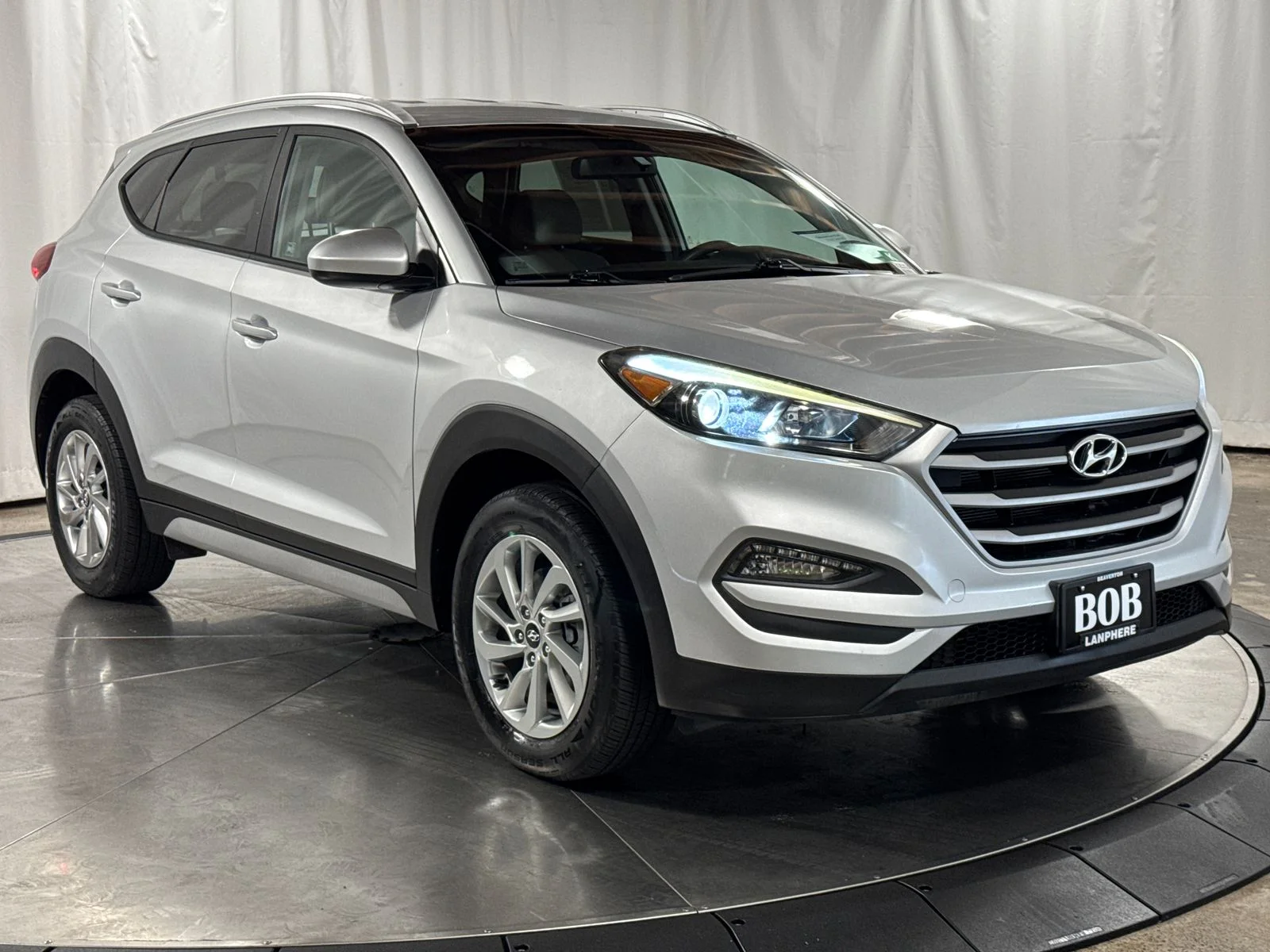 Used 2018 Molten Silver Hyundai SEL image 7