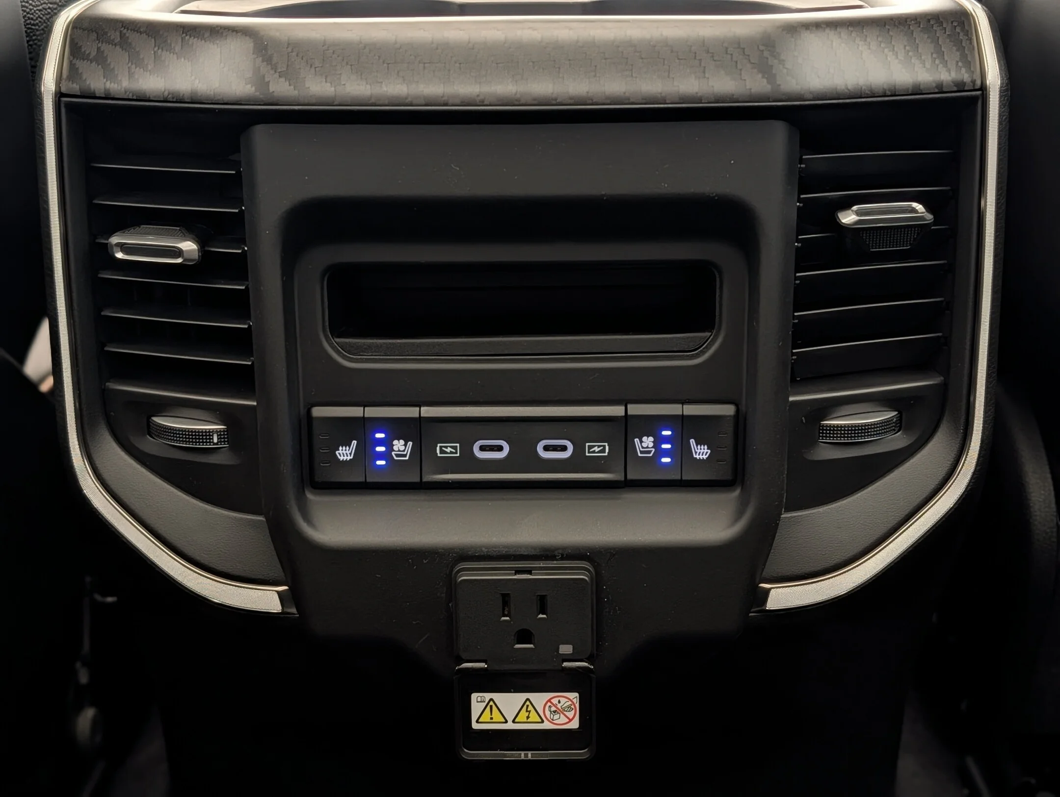 New 2026 White RAM Tungsten - - E-Locker Axle - Trailer Brake Control - Trailer Sway Control - Hill Start Asst & More! image 31