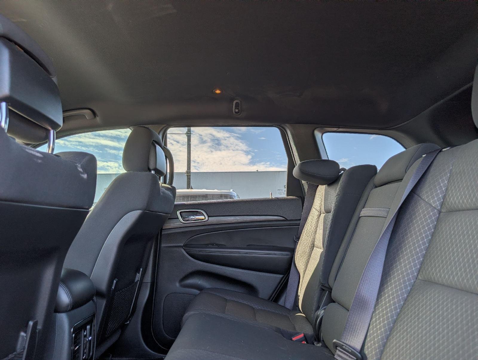 Used 2019 Bright White Clearcoat Jeep Laredo E image 10