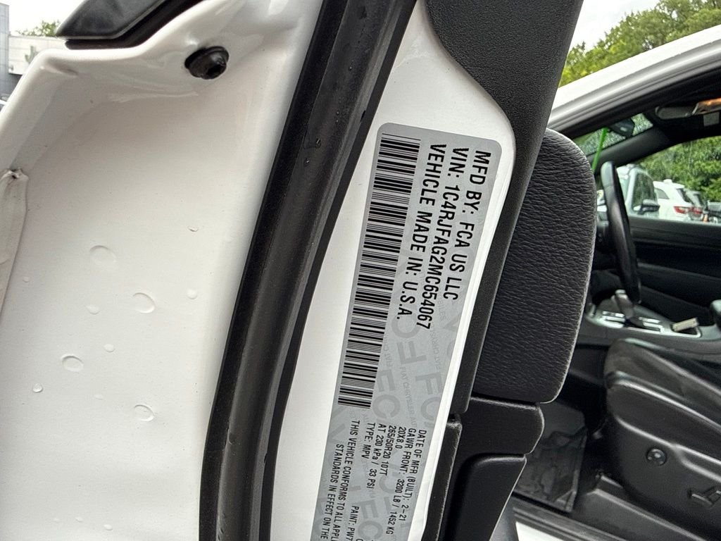 Used 2021 White Jeep Laredo X image 10