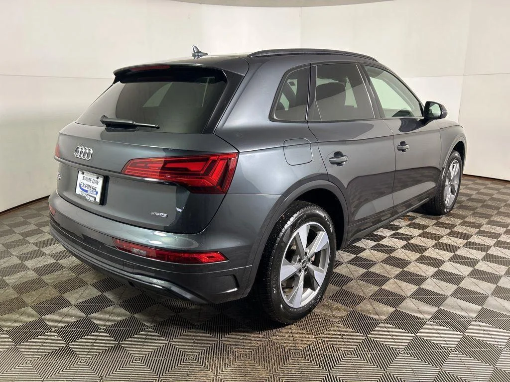 Used 2025 Manhattan Gray Metallic Audi 40 Premium image 6