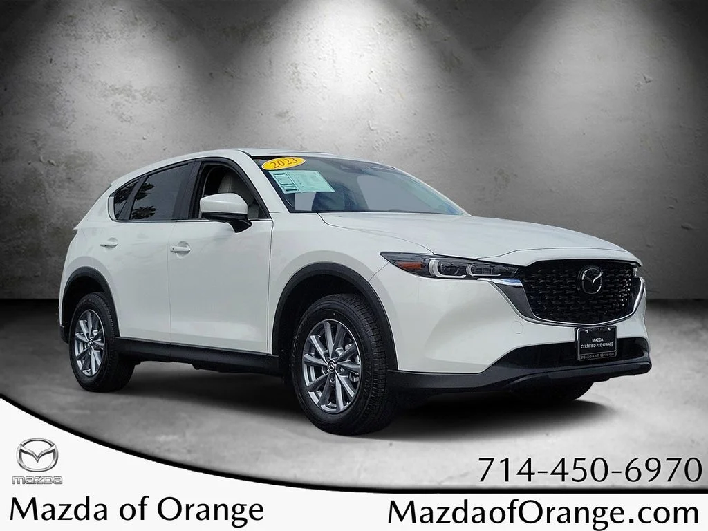 2023 Mazda CX-5 S Preferred package Auto AWD's photo
