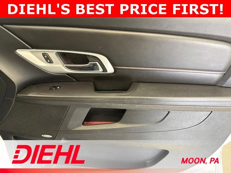 Used 2017 White GMC SLT image 15