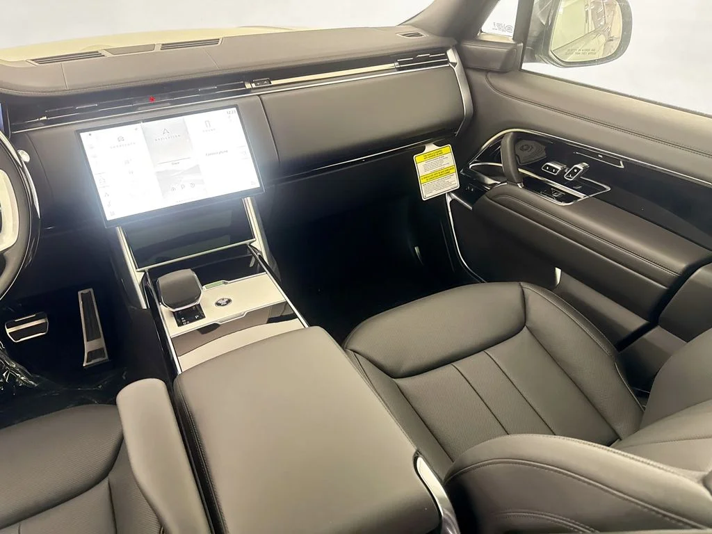 New 2026 Santorini Black Land Rover SE image 20