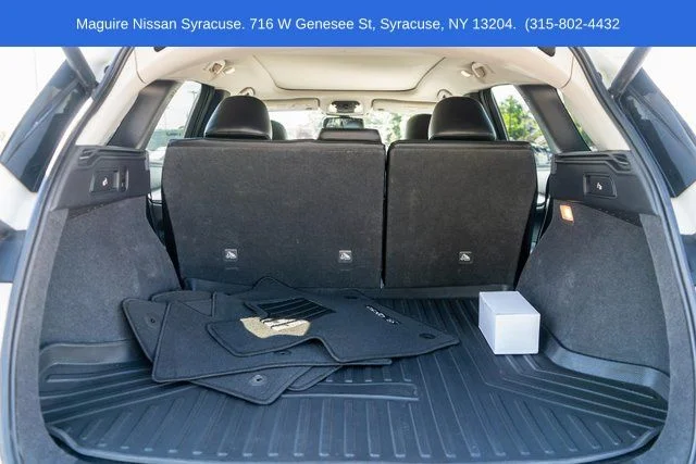 Used 2019 White INFINITI ESSENTIAL image 10