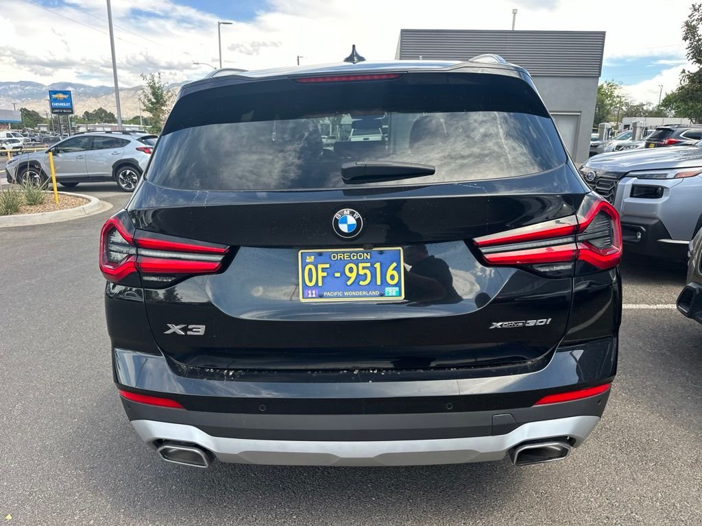 Used 2022 Black BMW xDrive30i image 9