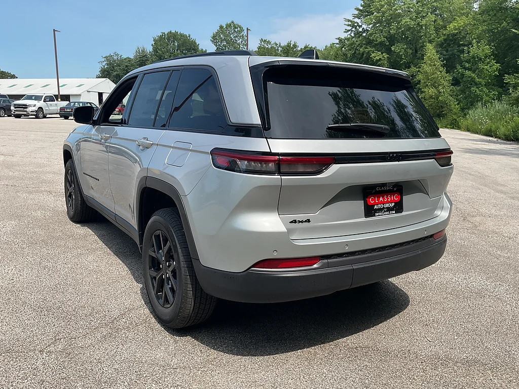 New 2026 Silver Zynith Jeep Altitude 4x4 image 7