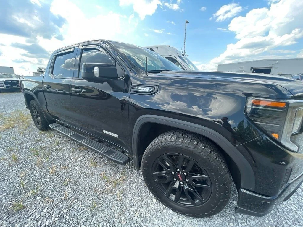Used 2022 Black GMC Elevation image 8