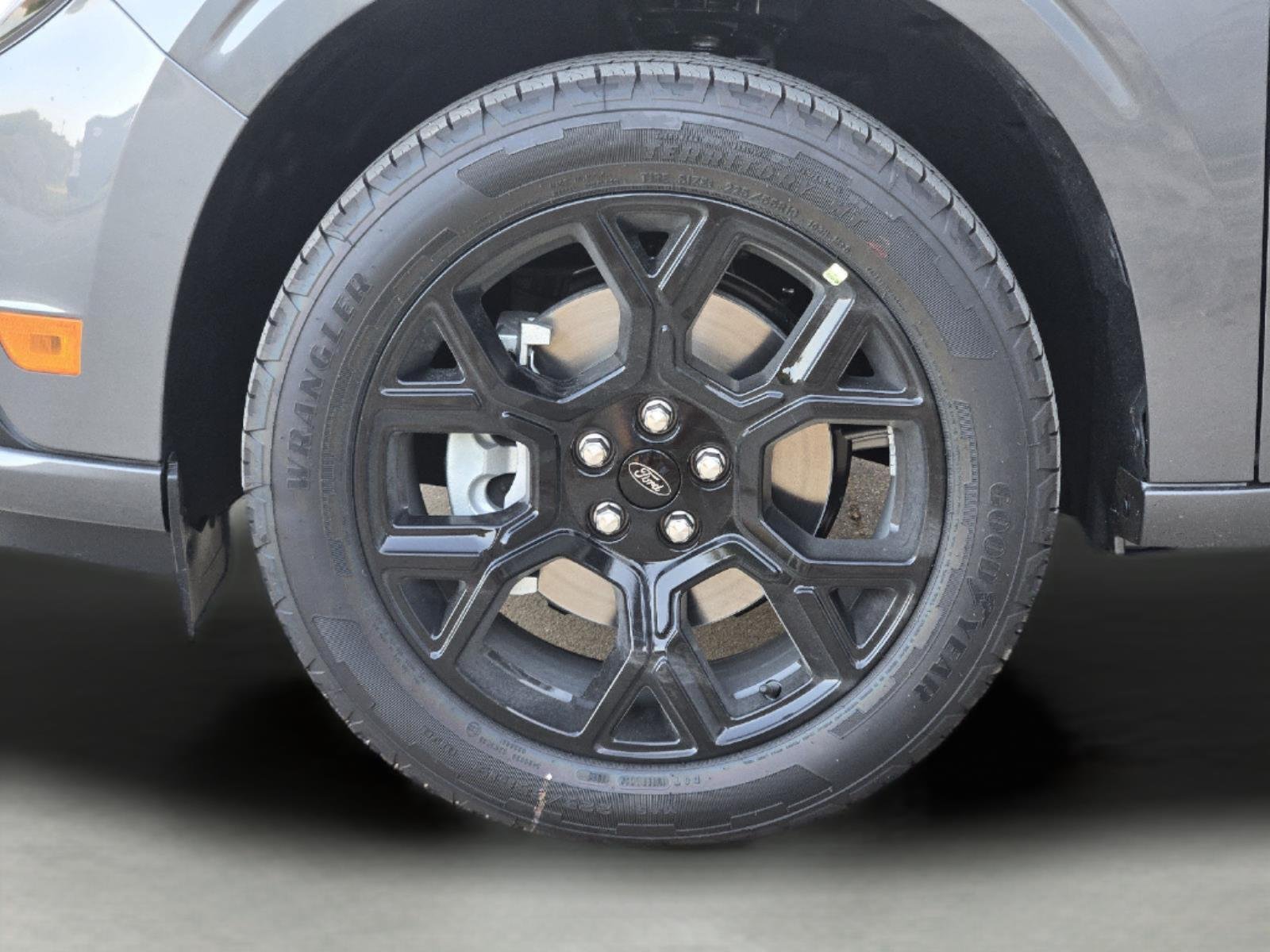 New 2026 Carbonized Gray Metallic Ford Lobo™ image 7