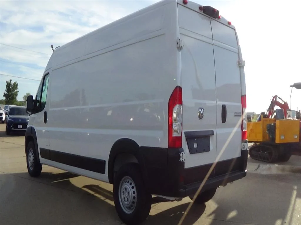 Used 2025 Bright White Clear Coat (pw7) RAM Tradesman 2500 image 8