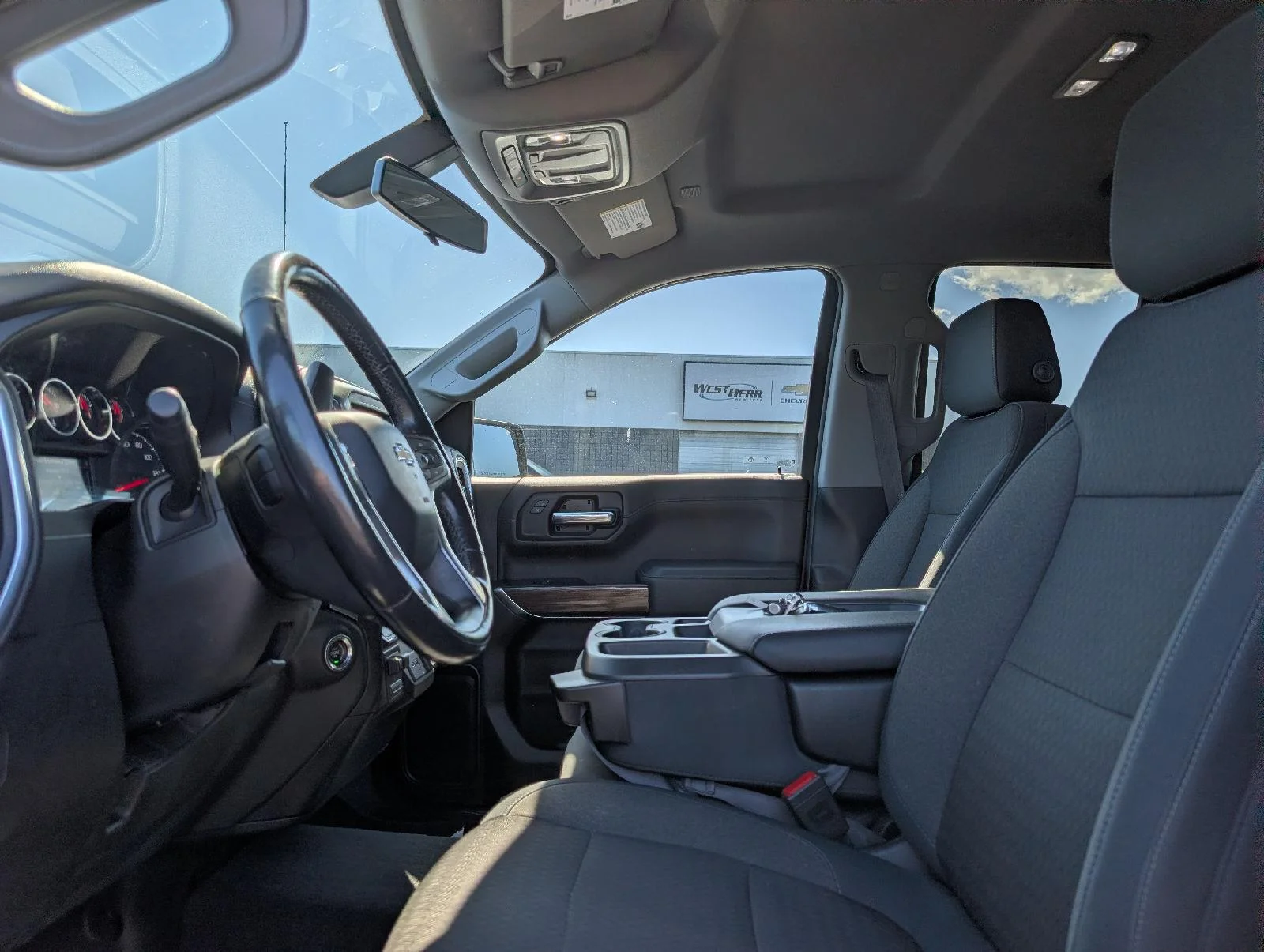 Used 2019 BLACK Chevrolet LT image 9