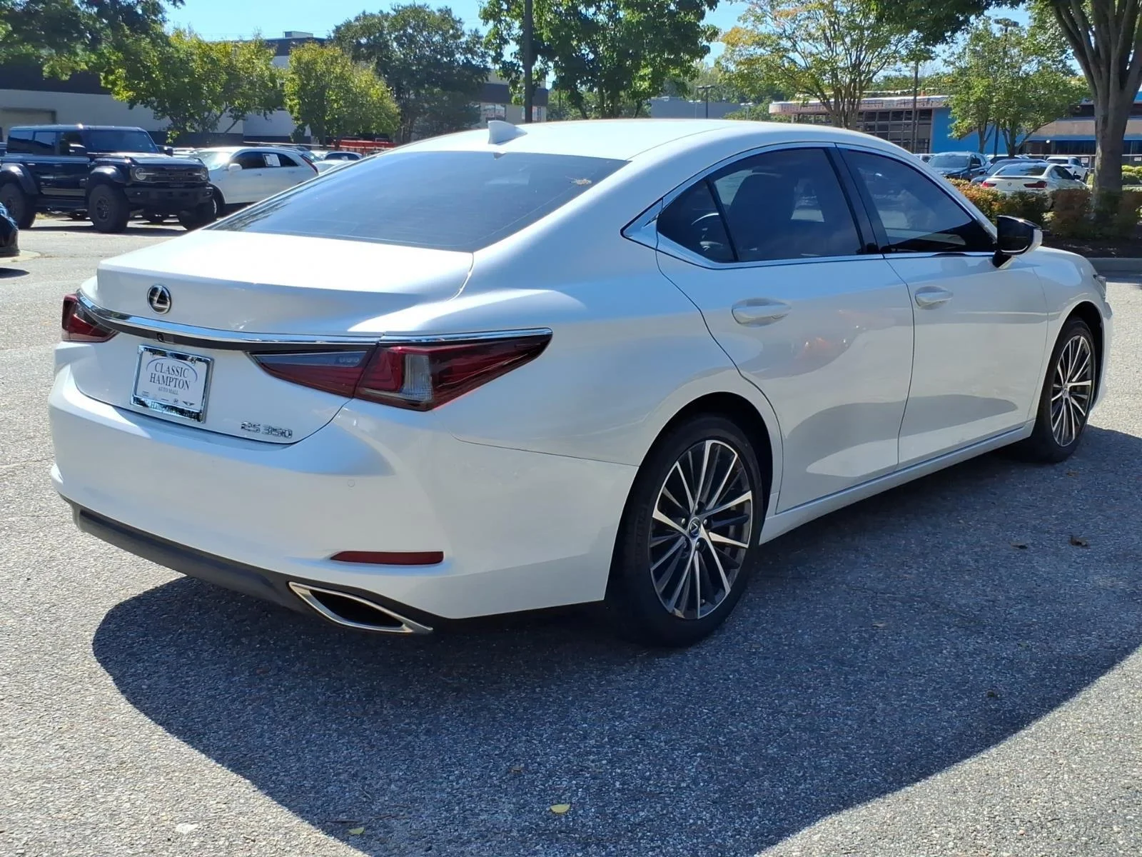 Used 2023 Eminent White Pearl Lexus ES 350 image 8
