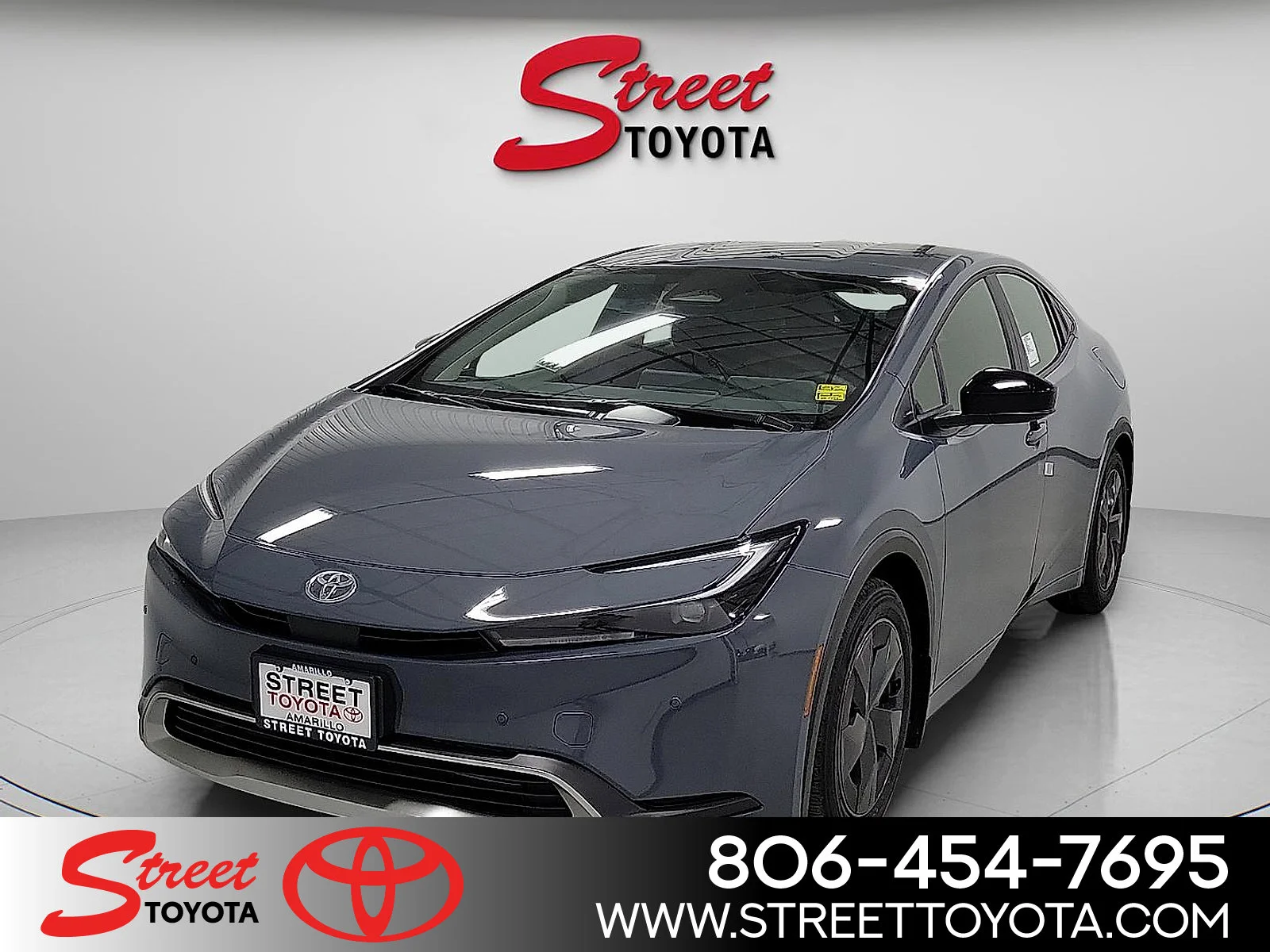 2026 Toyota Prius SE's photo