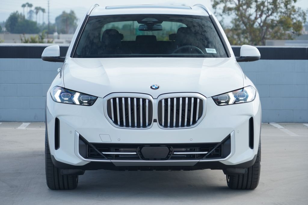 New 2026 Alpine White BMW sDrive40i image 2