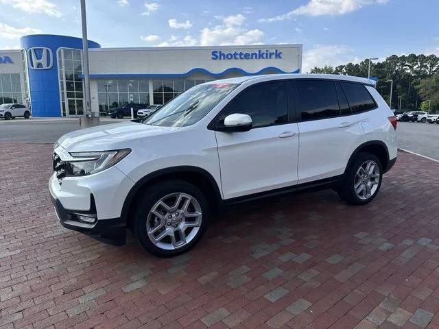 Used 2024 White Honda EX-L image 4