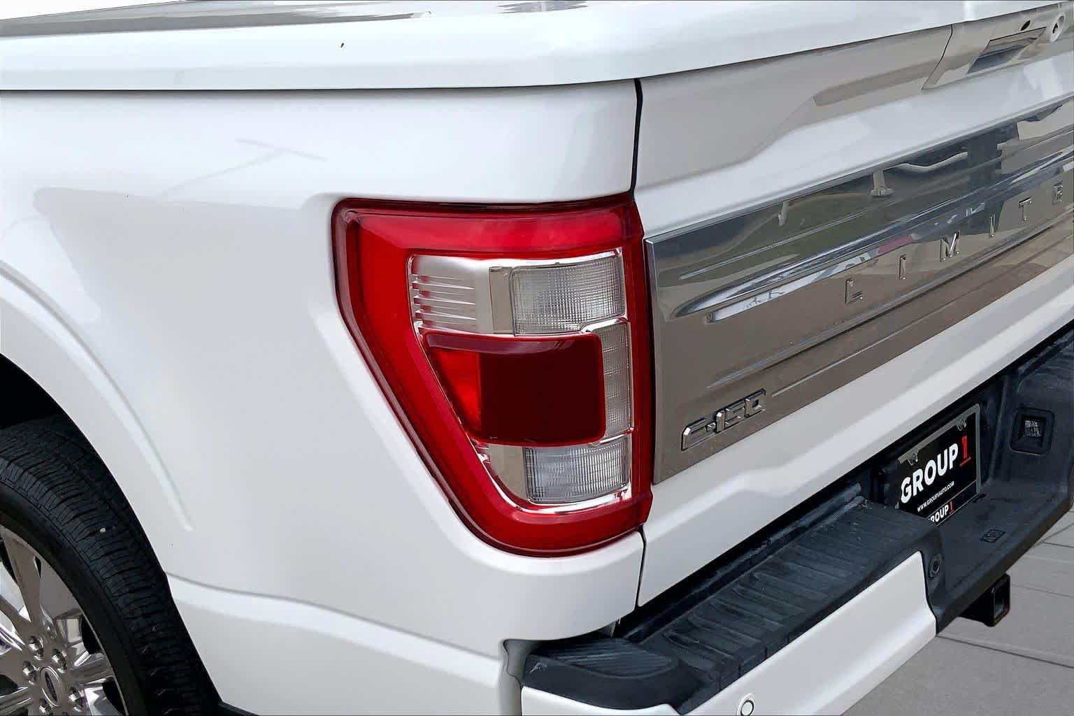 Used 2021 Star White Metallic Tri-Coat Ford Limited image 29