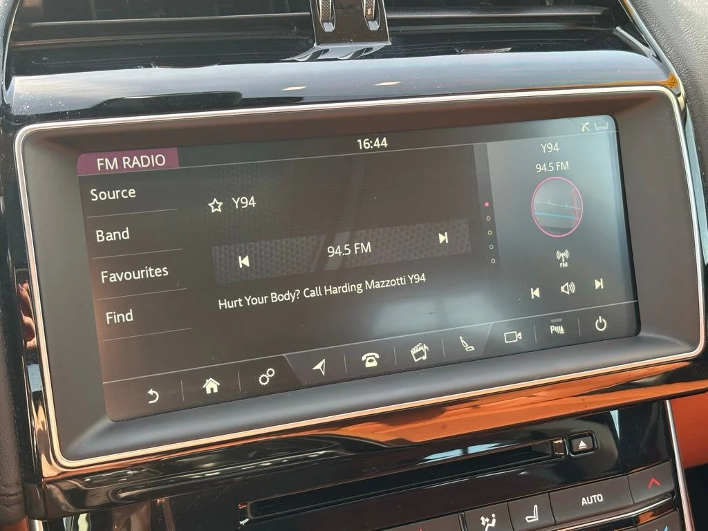 Used 2018  Jaguar 35t Portfolio Limited Edition image 38