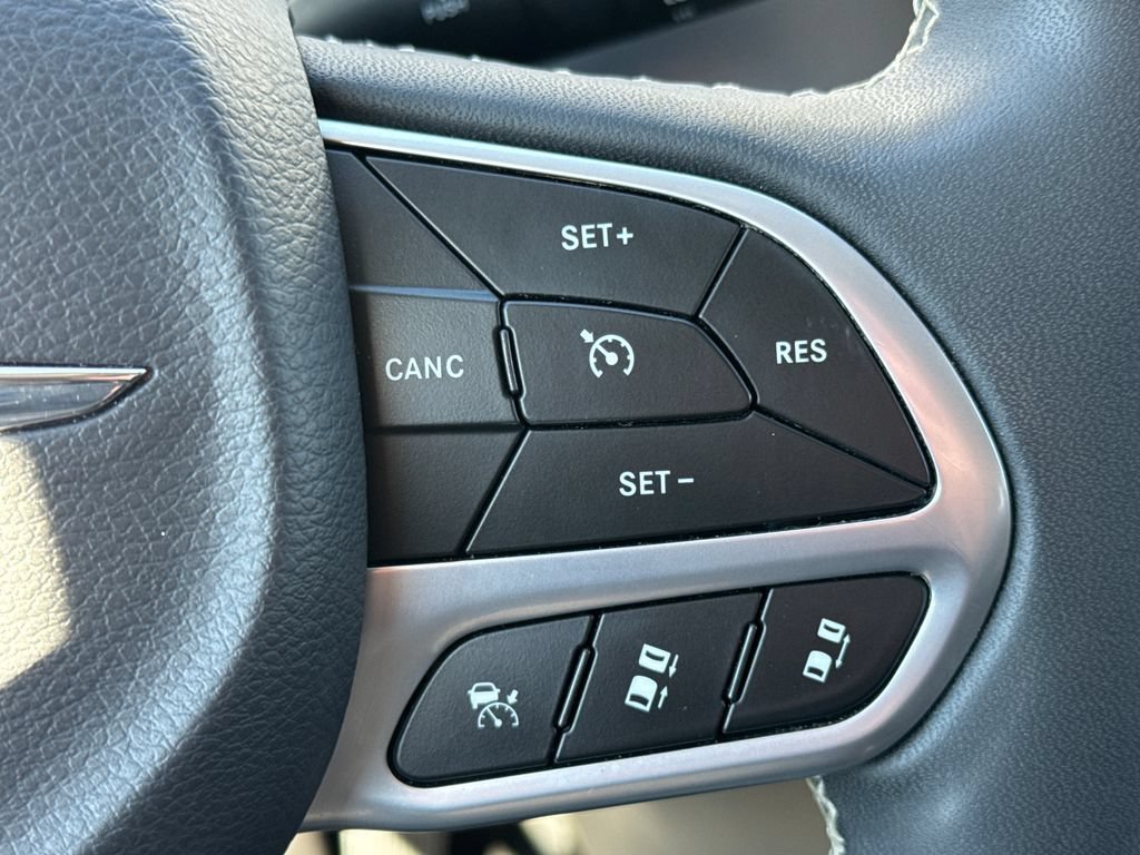 Used 2024 White Chrysler Touring L image 19