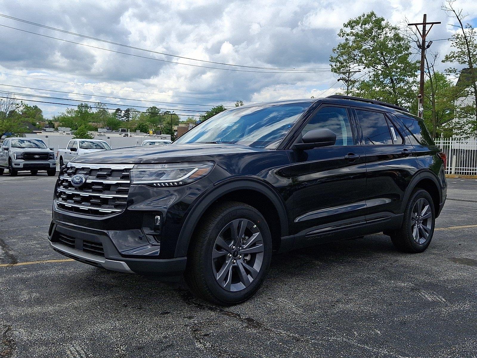 New 2026 Agate Black Metallic Ford Active image 2