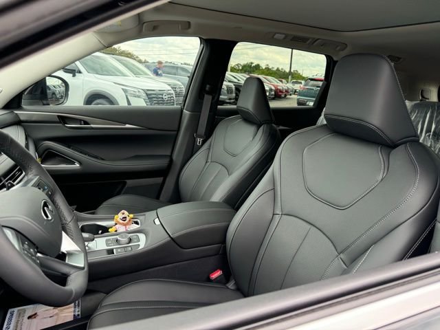 New 2027 MINERAL BLACK INFINITI Luxe FWD image 3