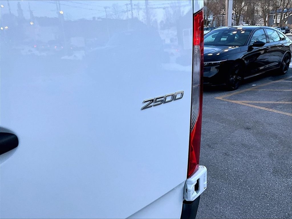 Used 2024 White Mercedes-Benz Crew 170 WB image 26