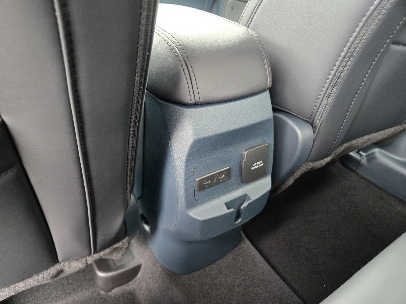New 2026 Space White Metallic Ford LARIAT image 19