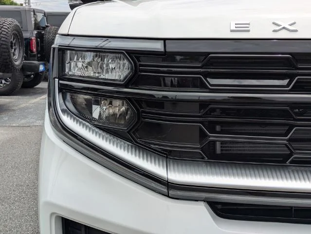 New 2026 Star White Metallic Tri-Coat Ford Platinum image 44