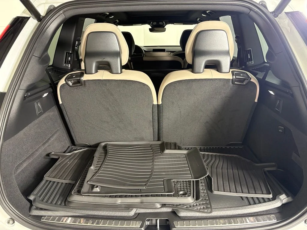 New 2026 Crystal White Volvo Plus image 18