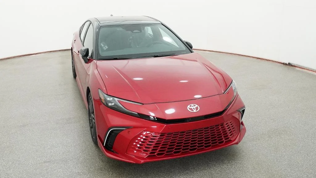 New 2026 Supersonic Red with Midnight Black Metallic roof Toyota XSE image 8