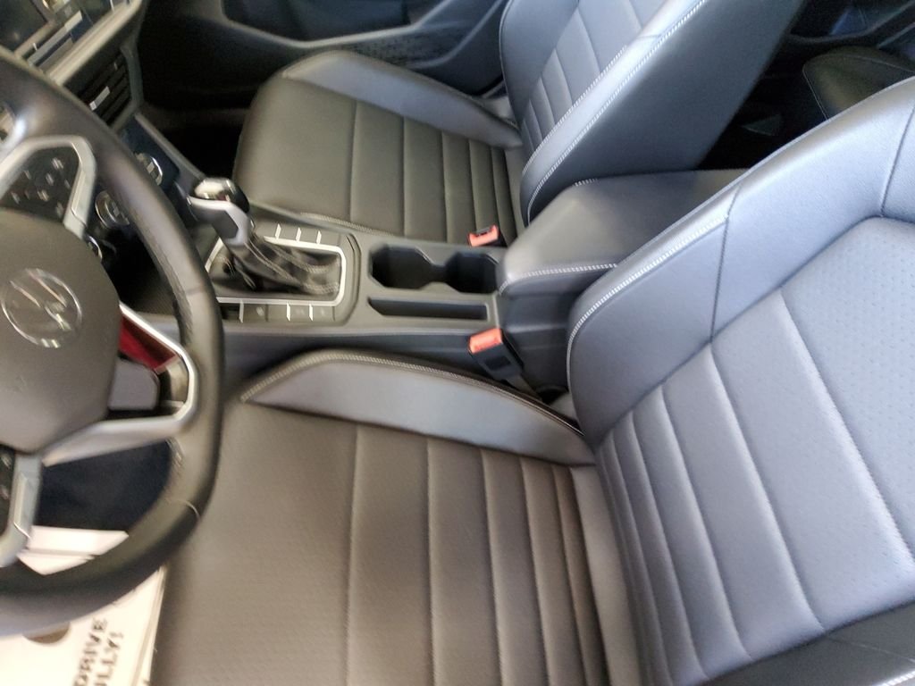 Used 2024  Volkswagen 1.5T SE image 8