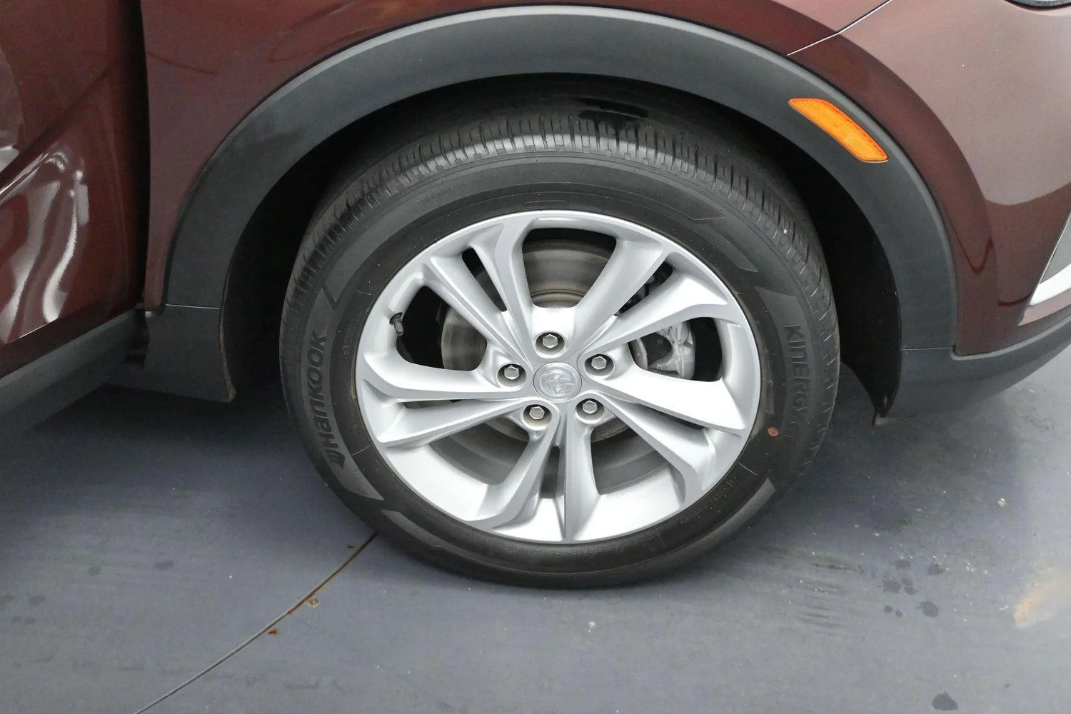 Used 2023 Rosewood Metallic Buick Preferred image 33