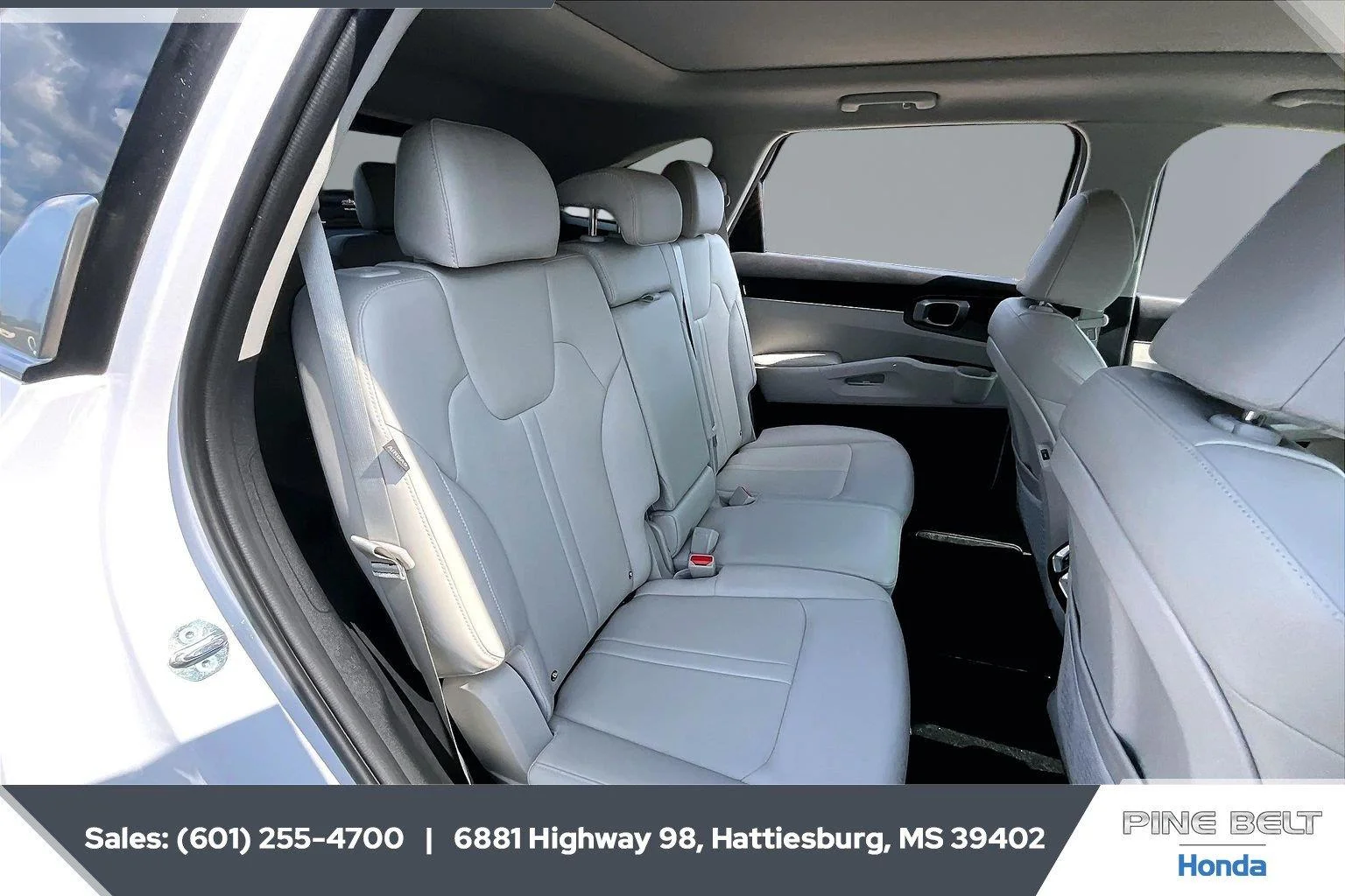Used 2025 Glacial White Pearl Kia S image 20