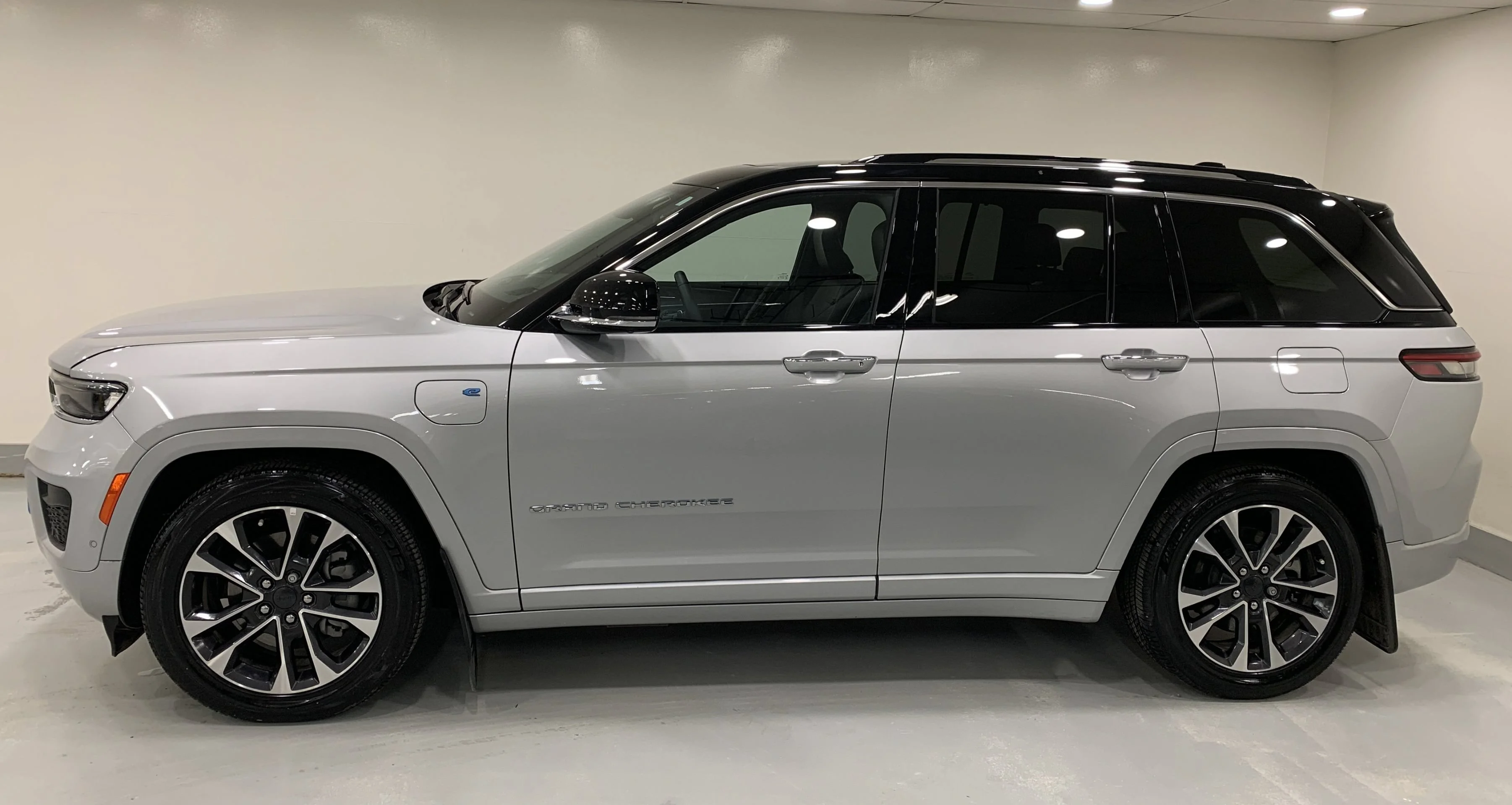 New 2023 Silver Zynith Jeep Overland image 3