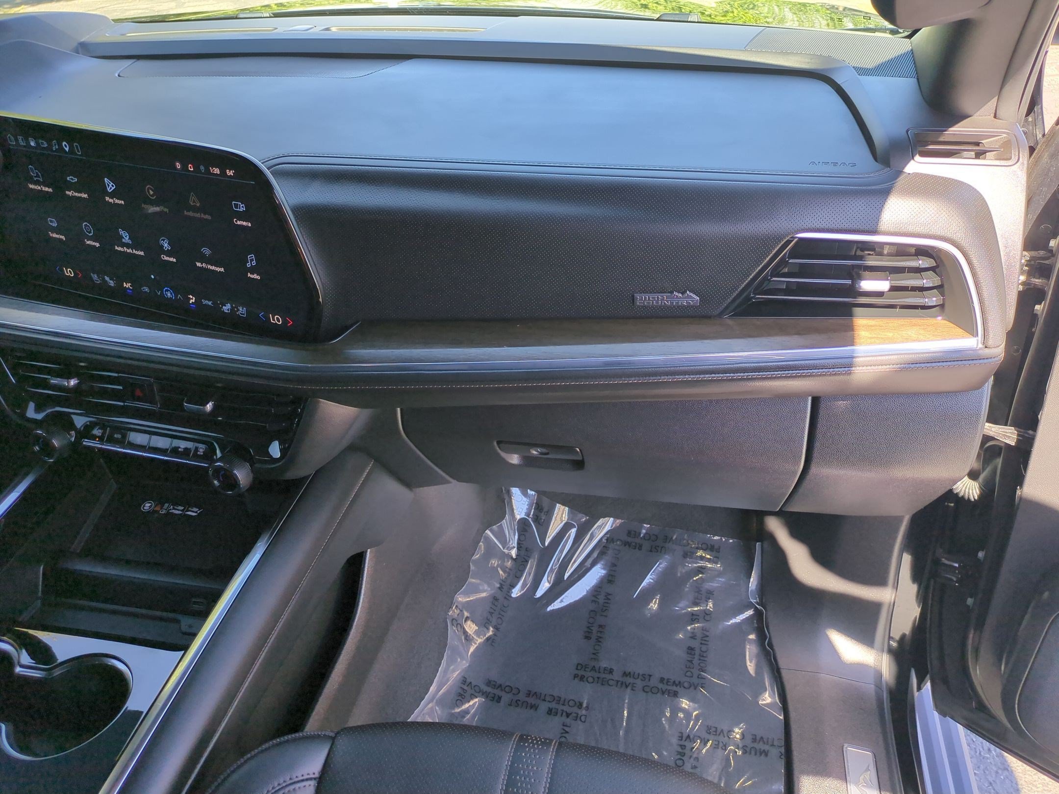 2025 Chevrolet Suburban High Country - Photo 32