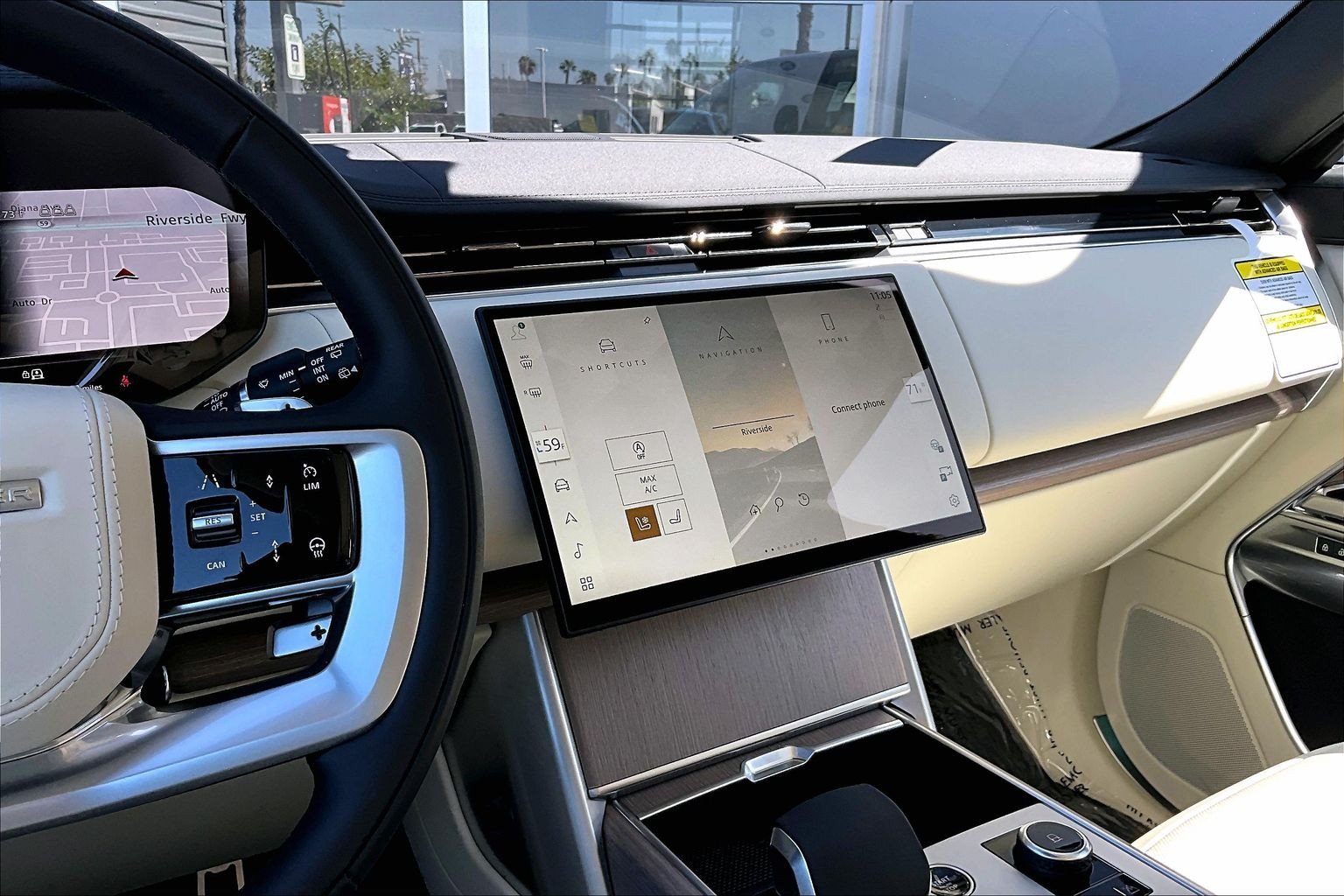 New 2027 Belgravia Green Land Rover SE image 6