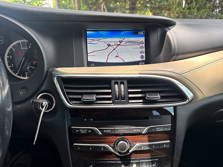 Used 2017 Graphite Shadow INFINITI Premium image 17