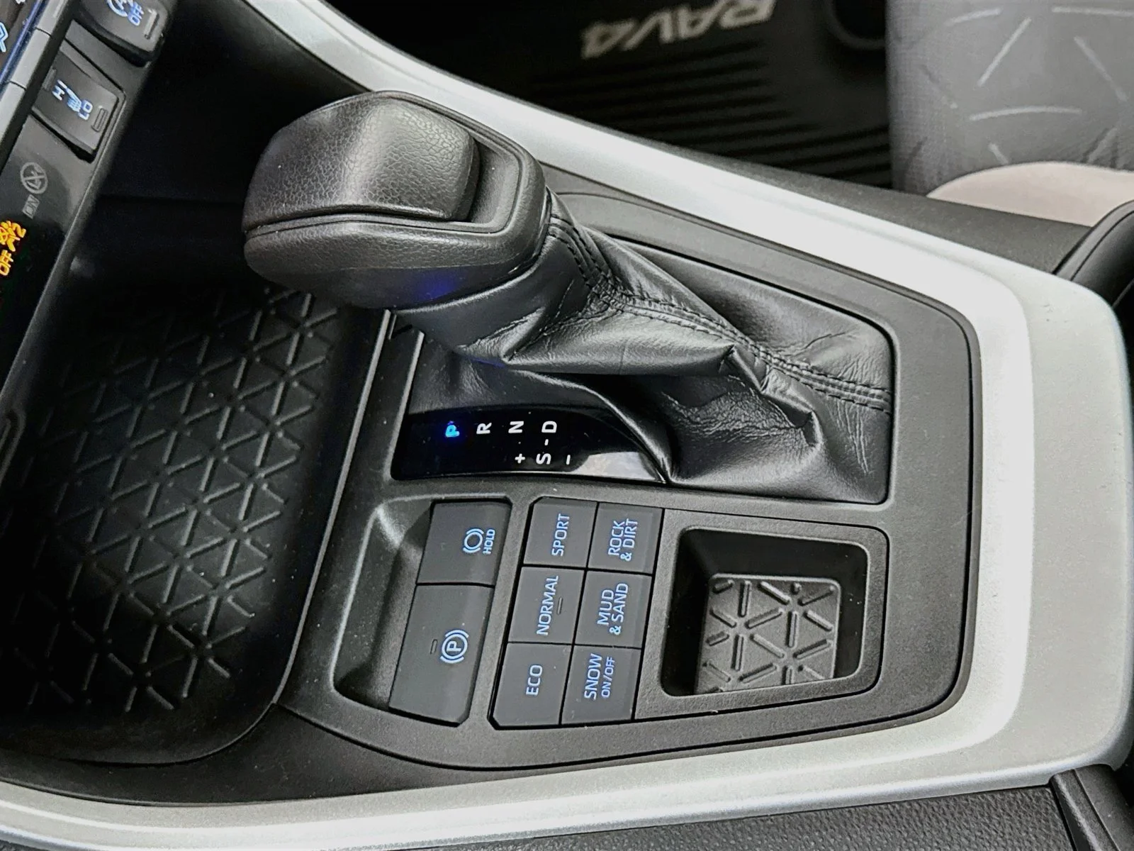 Certified Used 2020 Silver Toyota XLE image 16