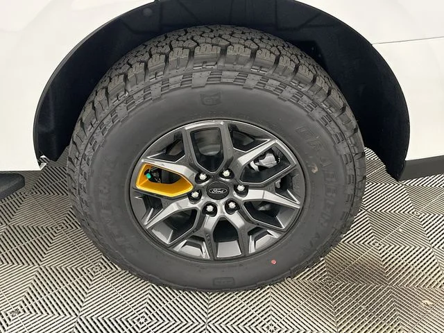 New 2026 White Ford Tremor image 25