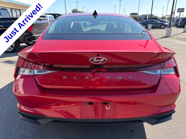 Used 2021 Red Hyundai SEL image 4